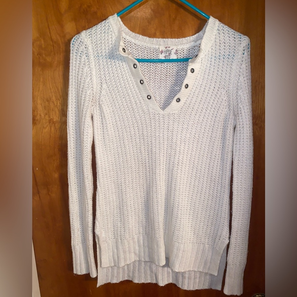 Hippie Rose V-neck henley sweater with a waffle design.  Size small - Picture 2 of 4